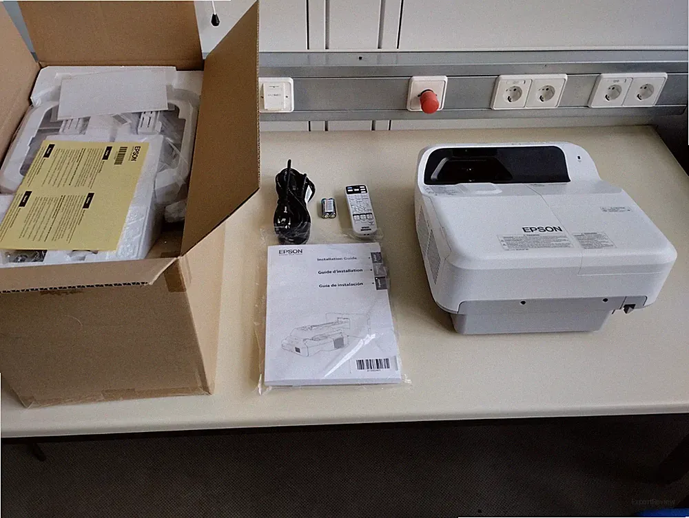 2x Epson EB-685W Beamer | NEU & OVP | Ultrakurzdistanz Projektor | Versiegelt