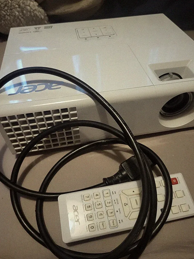 3D Beamer Acer X1340WH 2700 Ansi 10000:1 mit neuer Osram Lampe