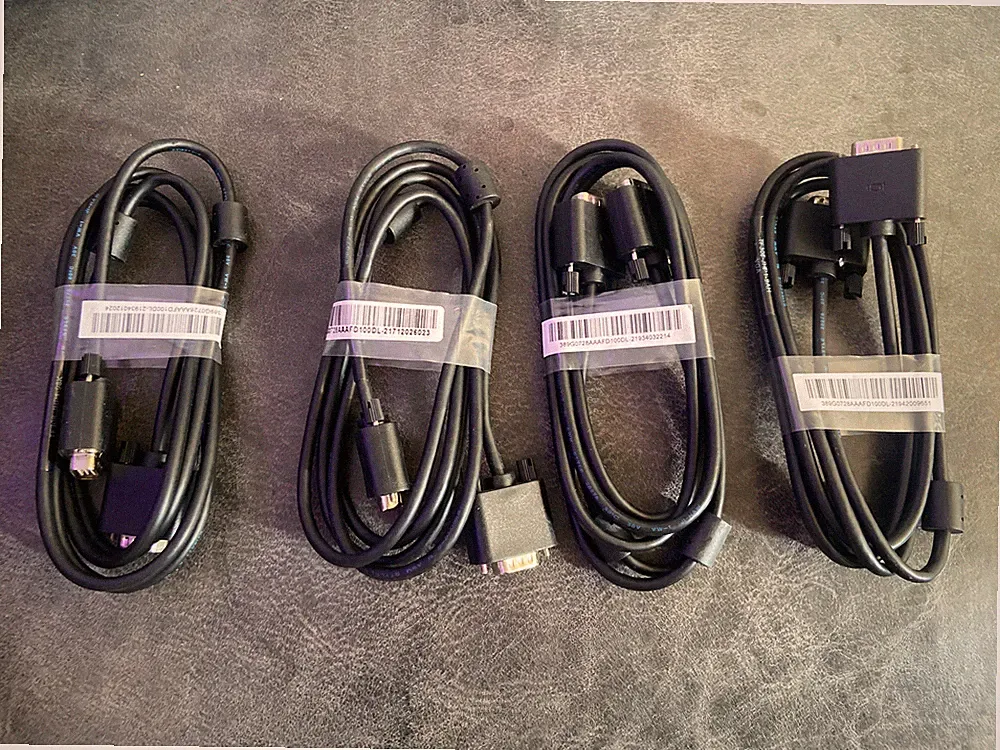 4x 1,8m VGA zu VGA (Stecker auf Stecker) Kabel/Leitung - LCD Monitor TV Projektor