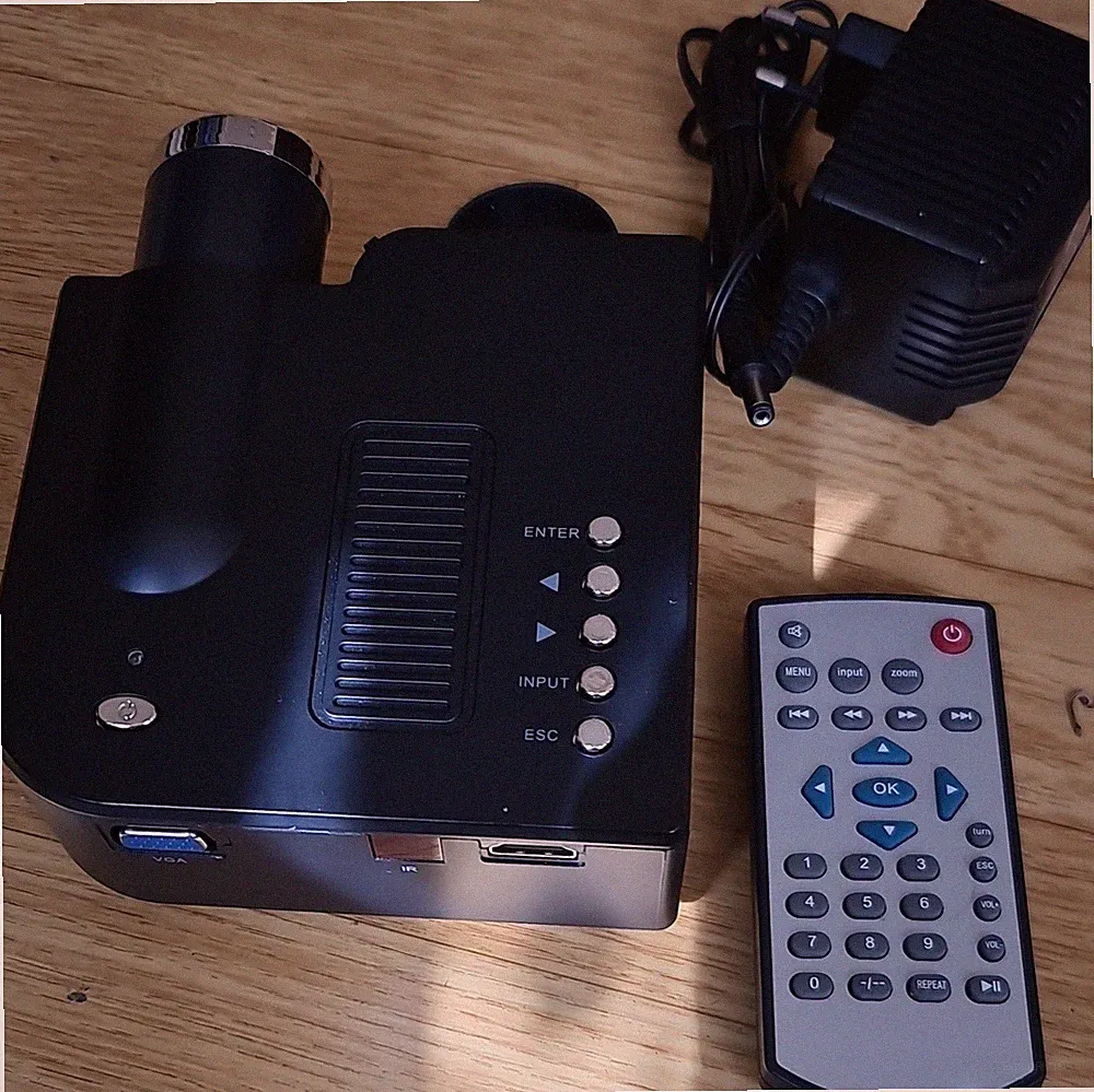 AAXA KP-101-01 tragbarer Desktop-Projektor VGA HDMI schwarz