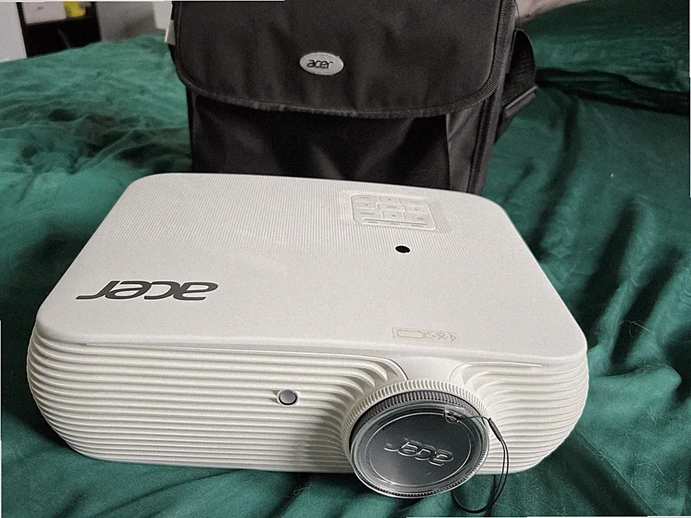 Acer H5382BD H5382 BD 5382 HD-Video Projektor DLP 3D HD Ready 3300 Lumen NEU