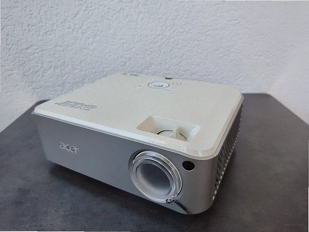 Acer H7531D Beamer Full HD 1080p DLP