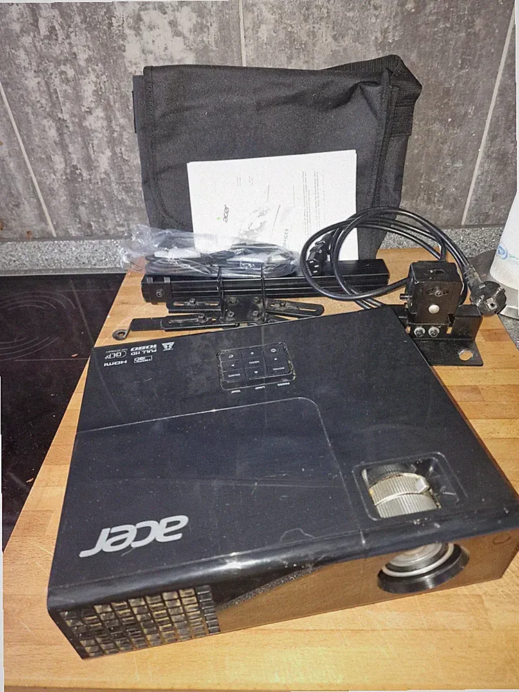Acer P1500 3D Full HD DLP Beamer