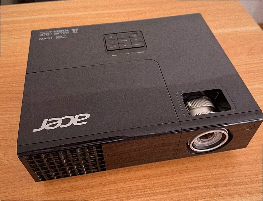 Acer P1500 FullHD 3D Beamer 3000 ANSI-Lumen