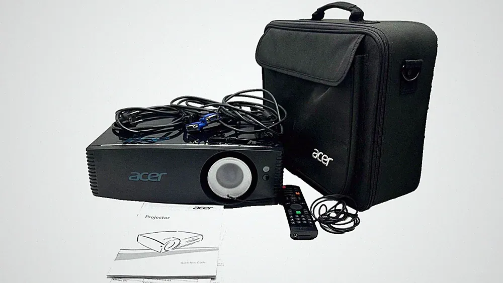 Acer P6500 DLP-Projektor – Full HD – mit Tasche, Fernbedienung & Kabeln