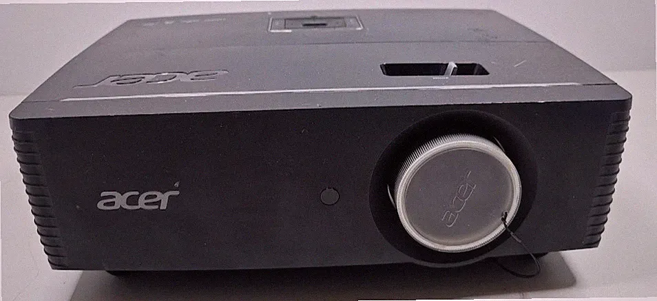 Acer P7215 DLP Projektor - Ungetestet, Gebrauchsspuren