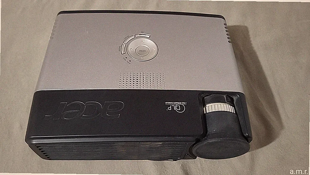 Acer PD113 DLP Beamer Projektor Netzkabel Fernsteuerung getestet