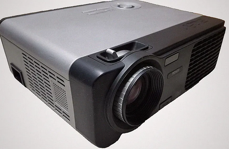 Acer PD523 DLP Beamer Projektor 2500 ANSI Lumen SVGA VGA HDMI Heimkino Büro