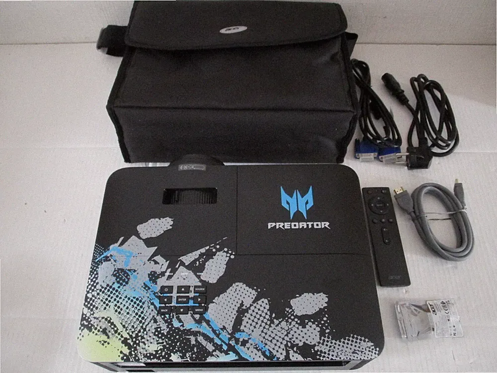 Acer Predator GM712 DLP-Projektor Beamer 4000 ANSI-Lumen UHD FHD MR.JUX11.001