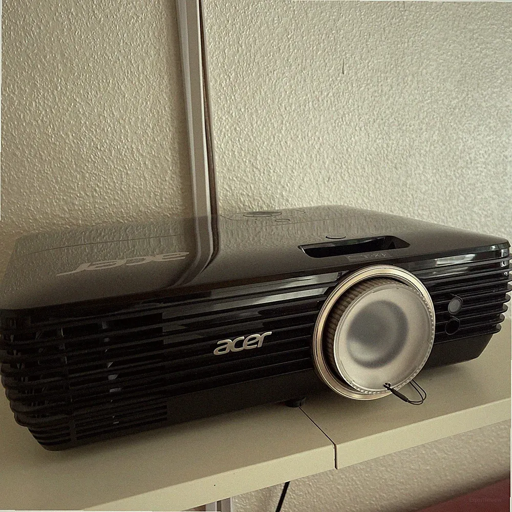 Acer V6820i 4K UHD DLP Heimkino Beamer – 2400 ANSI Lumen, HDR, Top Zustand
