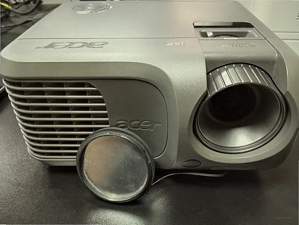 Acer XD1250-Beamer 1024x768 Auflösung 2100 Lumen (Gebraucht)
