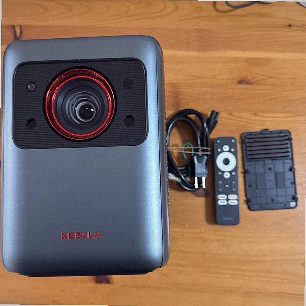 Anker NEBULA Cosmos Laser 4K Heimkino Projektor - getestet aus Japan