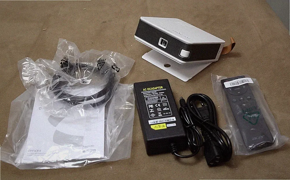 AOpen PV11a powered by Acer DLP Akku Beamer 480p nativ 100 ANSI Lumen