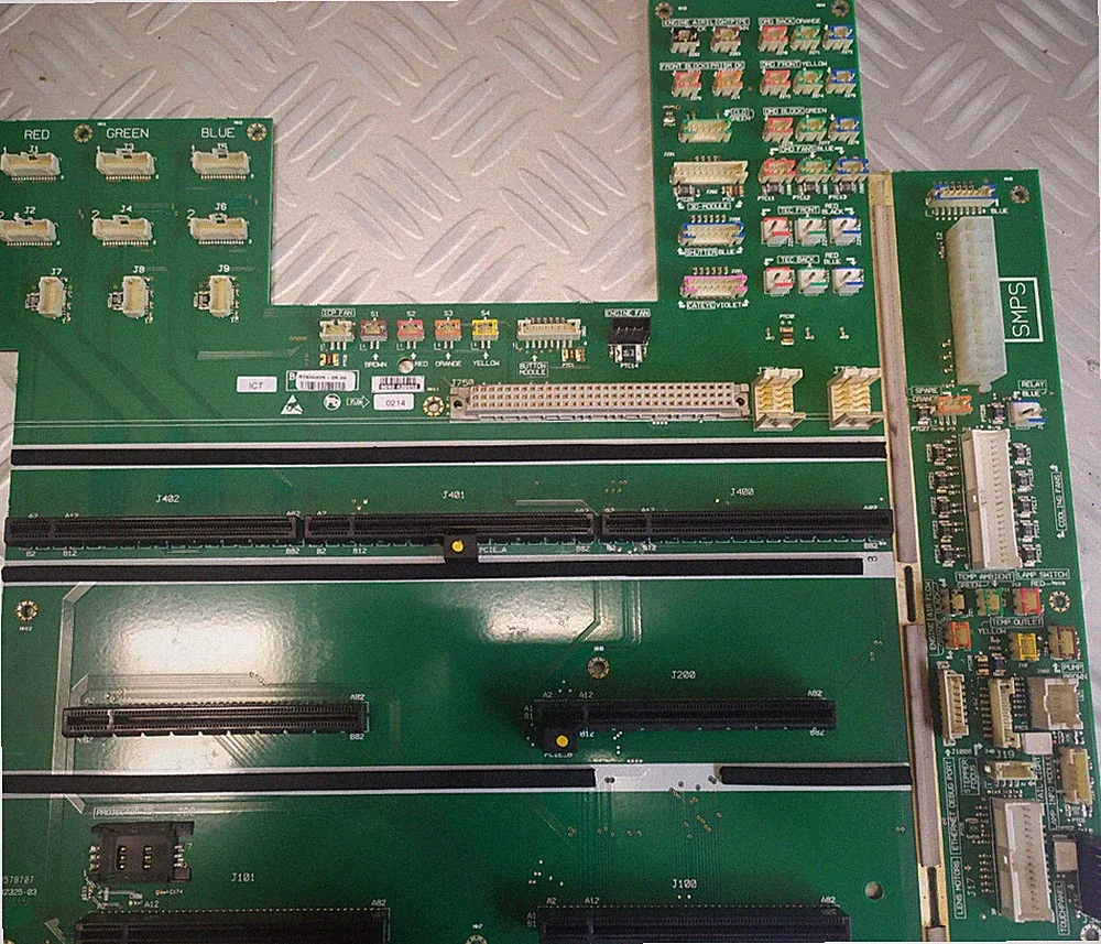 Barco R7655325 CardCage Mainboard Hardware für Galaxy 4K