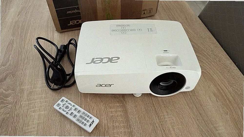Beamer Acer X1225i Projektor Top