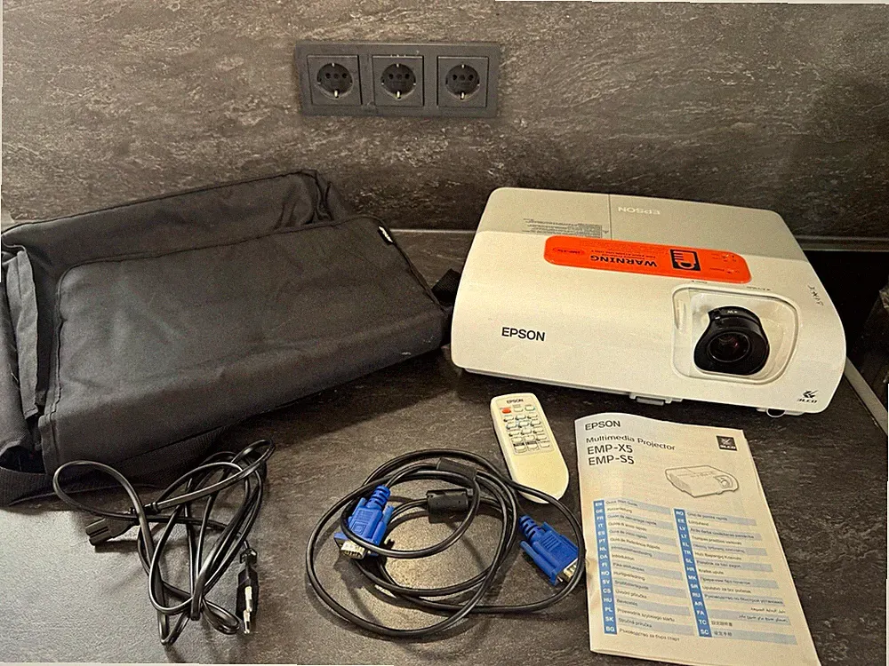 Beamer Epson EMP-X5e LCD Beamer XGA 2000 ANSI, Fernbedienung, Tasche, VGA