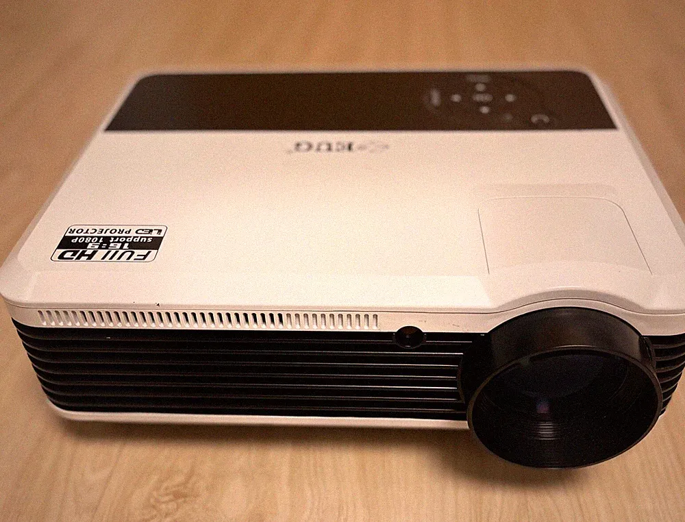 Beamer EUG FULL HD LED PROJECTOR X88+