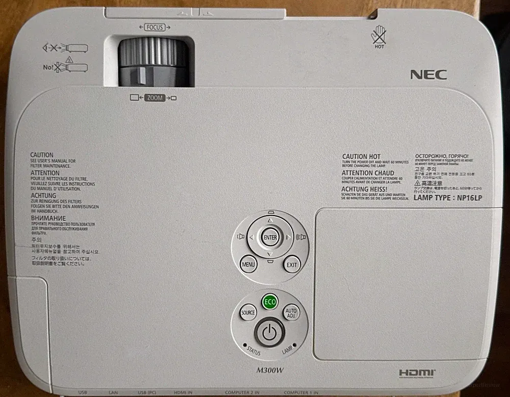 Beamer NEC M300C mit Fernbedienung (33/09)