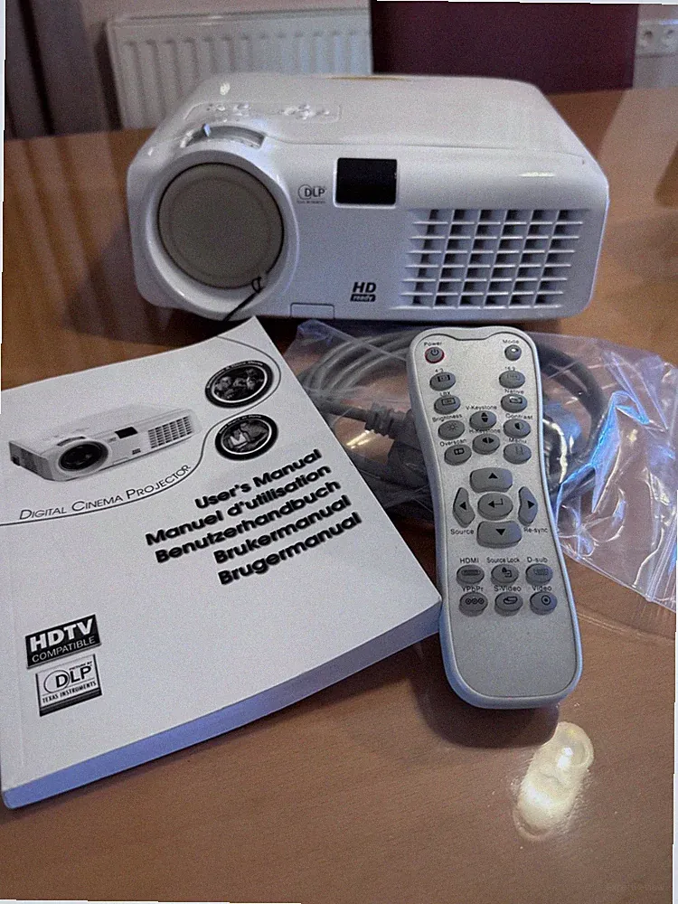Beamer Optoma HD 70