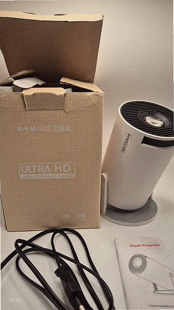 Beamer/Projektor Full HD Magcubic, Smart Projektor Mit Fernbedienung