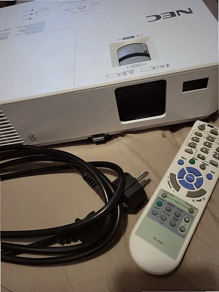 Beamer Projektor NEC V302H FullHD 3D HDMI DLP - mit nagelneuer Lampe 33h
