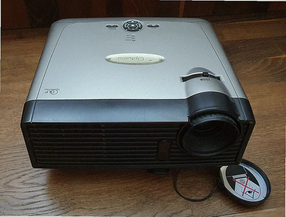 Beamer Projektor Optoma EP791R Altgerät gebraucht, Lampe defekt