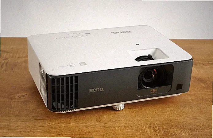 BenQ Gaming Beam Projektor 4K HDR TK700STi / Express / Original