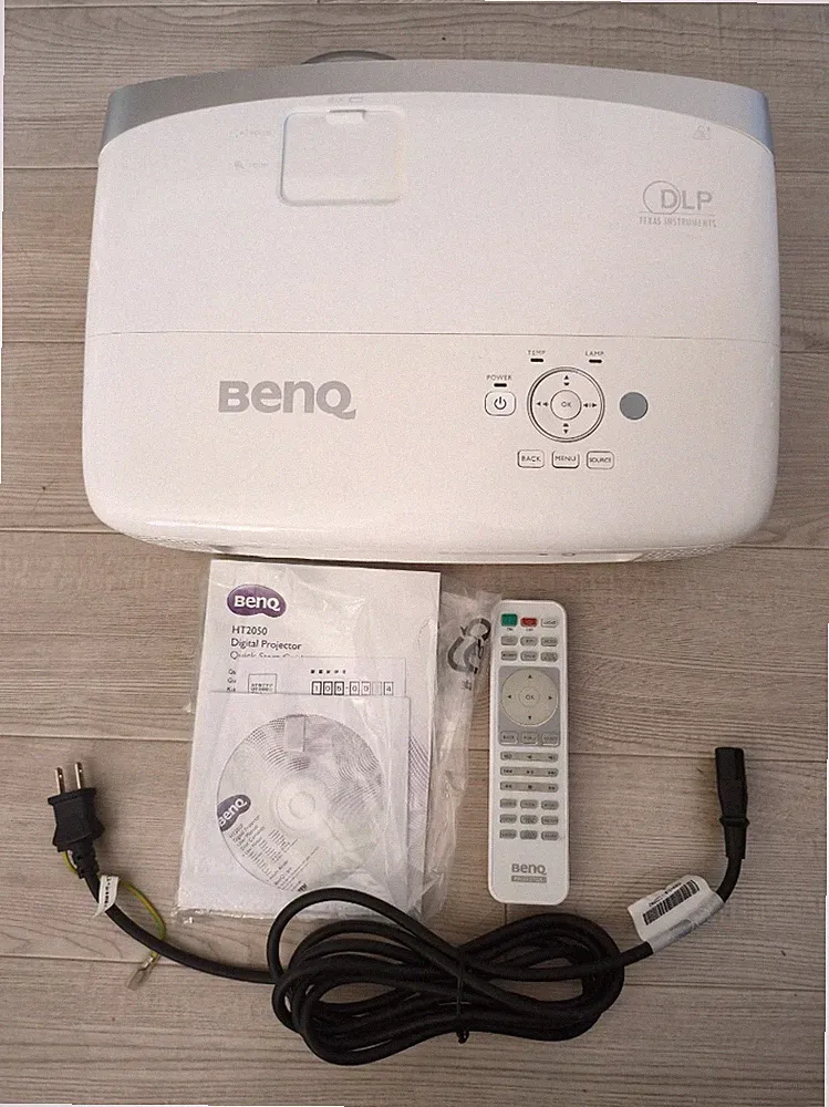 BenQ HT2050 Beamer Heimkino DLP Full HD 2200lm Lampe Nutzungszeit 2021 Stunden