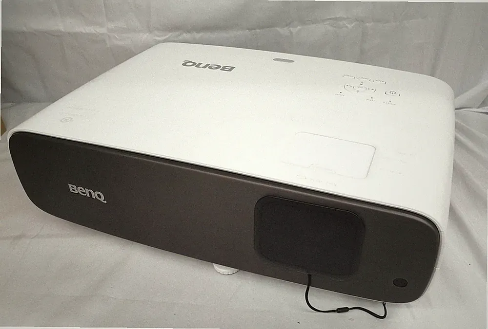 BenQ HT3550 4K UHD Heimkino Projektor 2000 Lumen 16:9 Aspekt