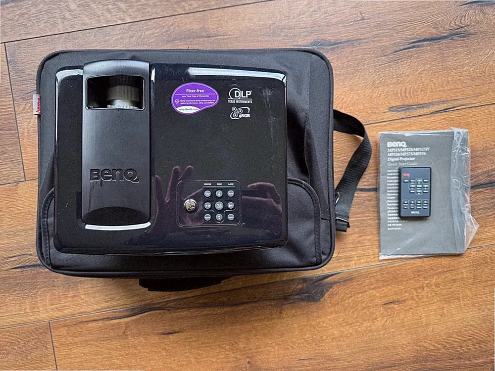 BenQ MP515 Projektor Beamer SVGA mit Remote