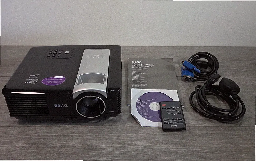 BenQ MP525P DLP XGA Projektor Fernbedienung VGA Kabel Originalverpackt getestet funktioniert