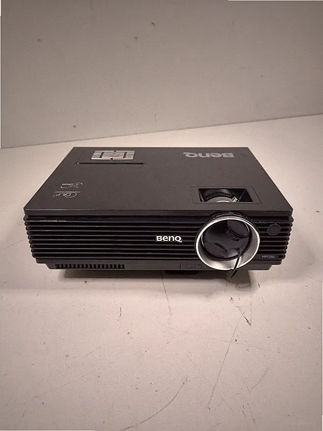 BenQ MP720p DLP Projektor - Für Teile, Gebrauchsspuren