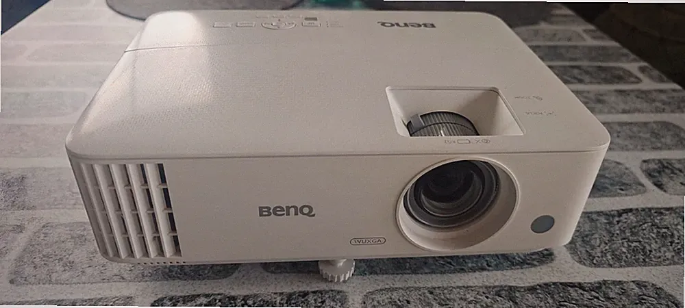 BenQ MU613 DLP-Beamer - WUXGA, 4.000 ANSI Lumen, Lautsprecher