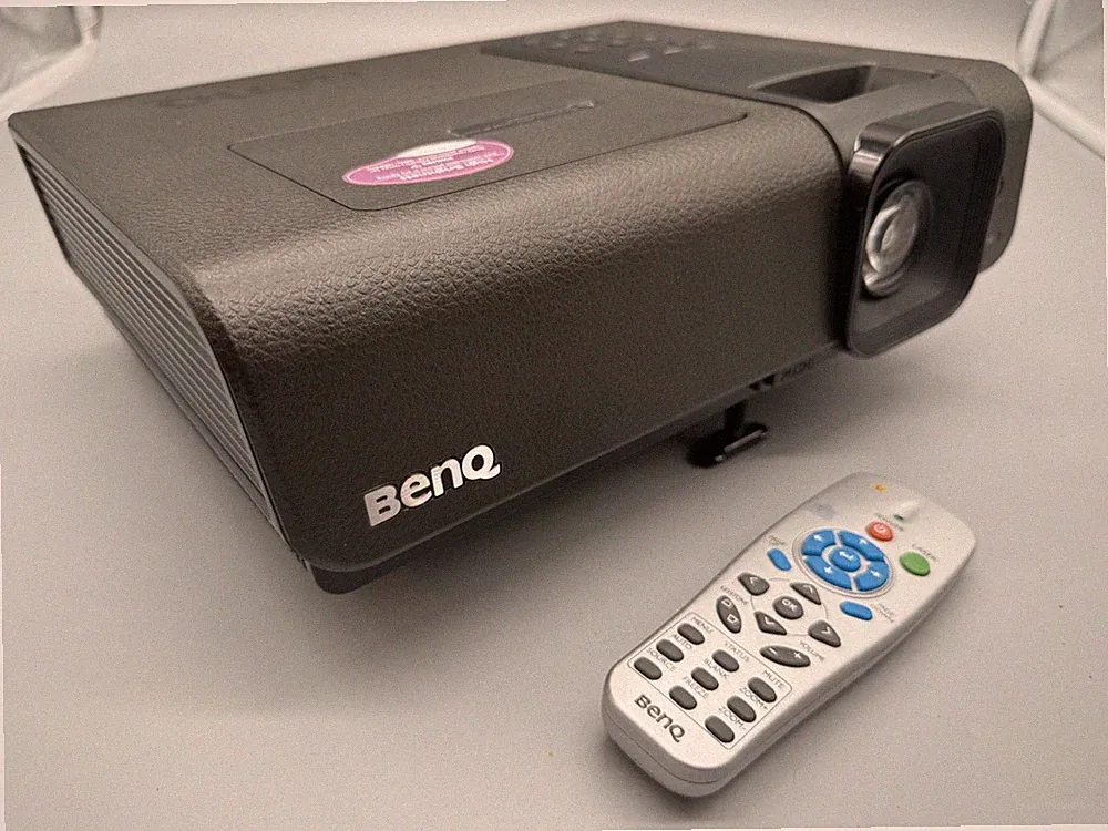BenQ SP840 Full HD Beamer (1080p, 4.000 ANSI-Lumen, 2x HDMI) – Sehr hell