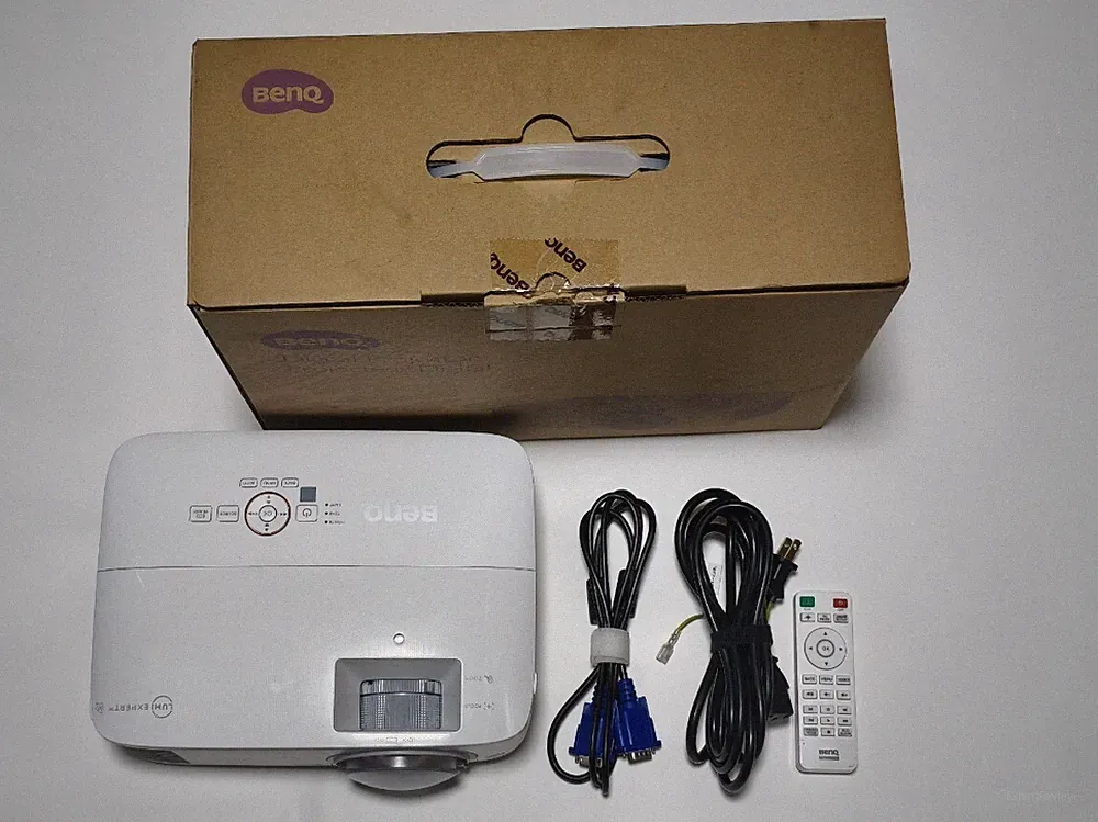 BenQ TH671ST 1080p Kurzdistanz-Heimkino- und Gaming-Projektor mit...