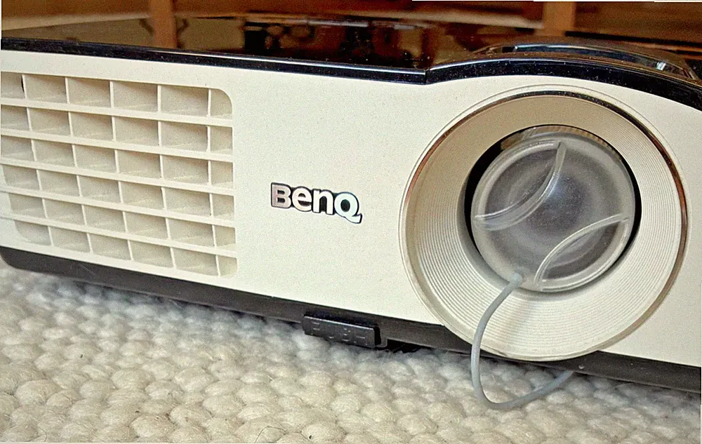 BenQ TH681 DLP Beamer/Projektor Full HD 1920x1080 HDMI VGA