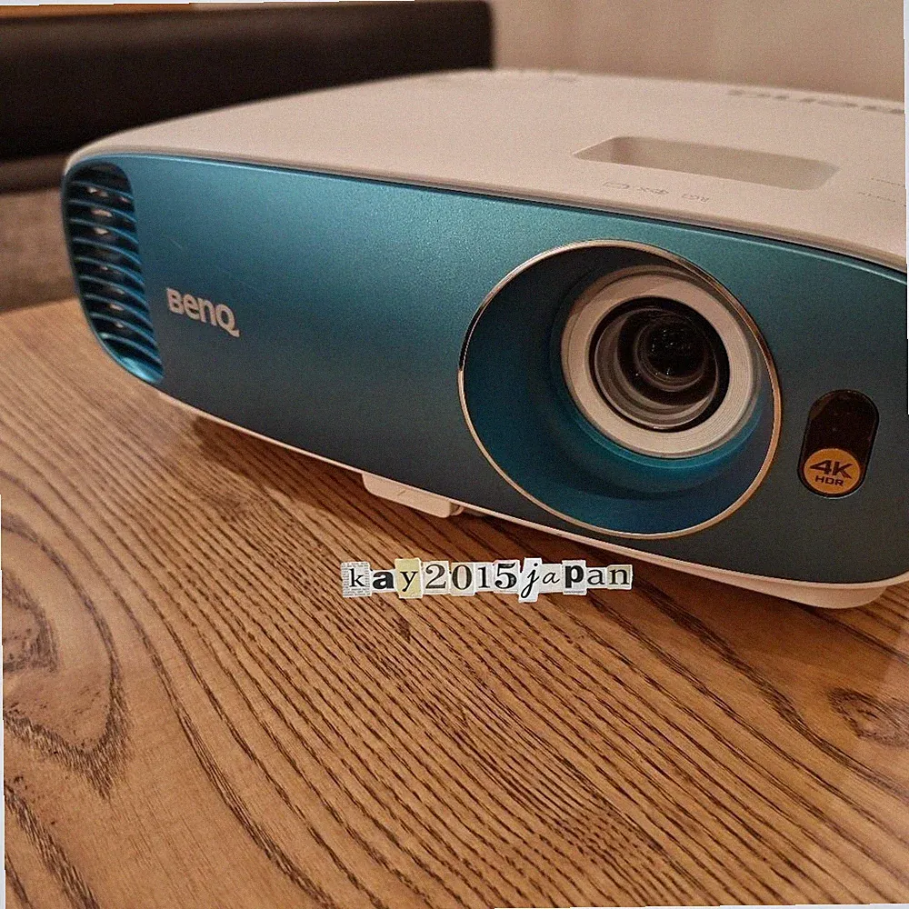 BenQ TK800M 4K-Projektor Ist-Zustand für Ersatzteile weiße Punkte auf...
