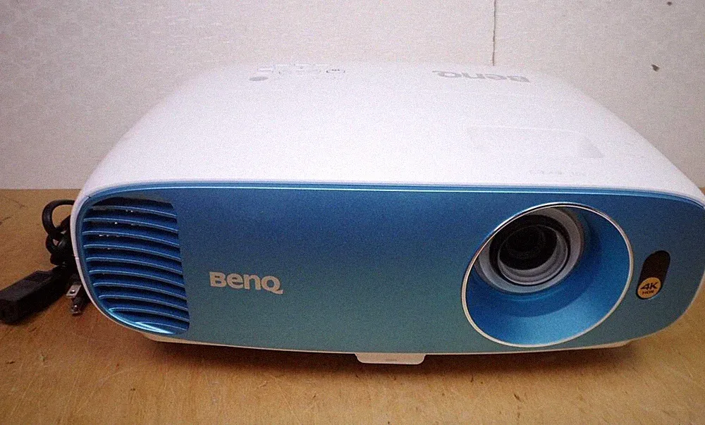 BenQ TK800M 4K UHD DLP Heimkino Projektor Betrieb bestätigt Japan gebraucht