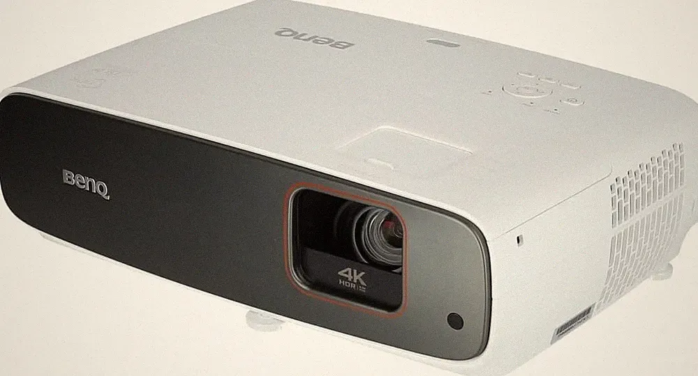 BenQ TK860i 4K Tageslicht weniger als 200 Betriebsstd 3300 Lm Beamer 98% Rec.709