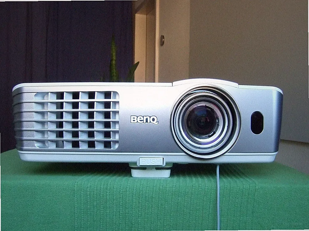 BenQ W1080ST Heimkino-Beamer (Kurzdistanz)