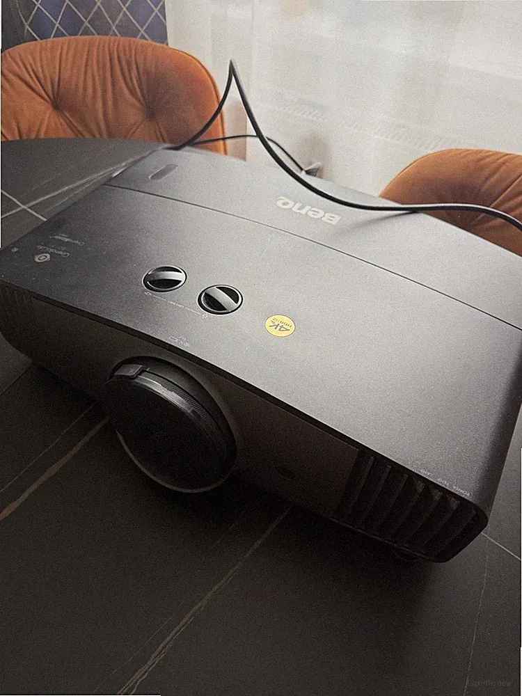 Benq W5700 UHD 4K Beamer