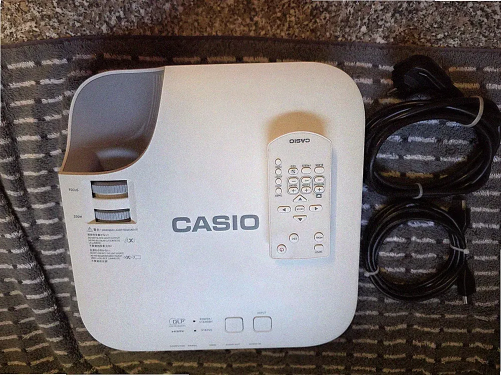 Casio HDMI Beamer XJ-V1 - 2700 Lumen - FHD VGA/HDMI - 9258 Betriebsstunden