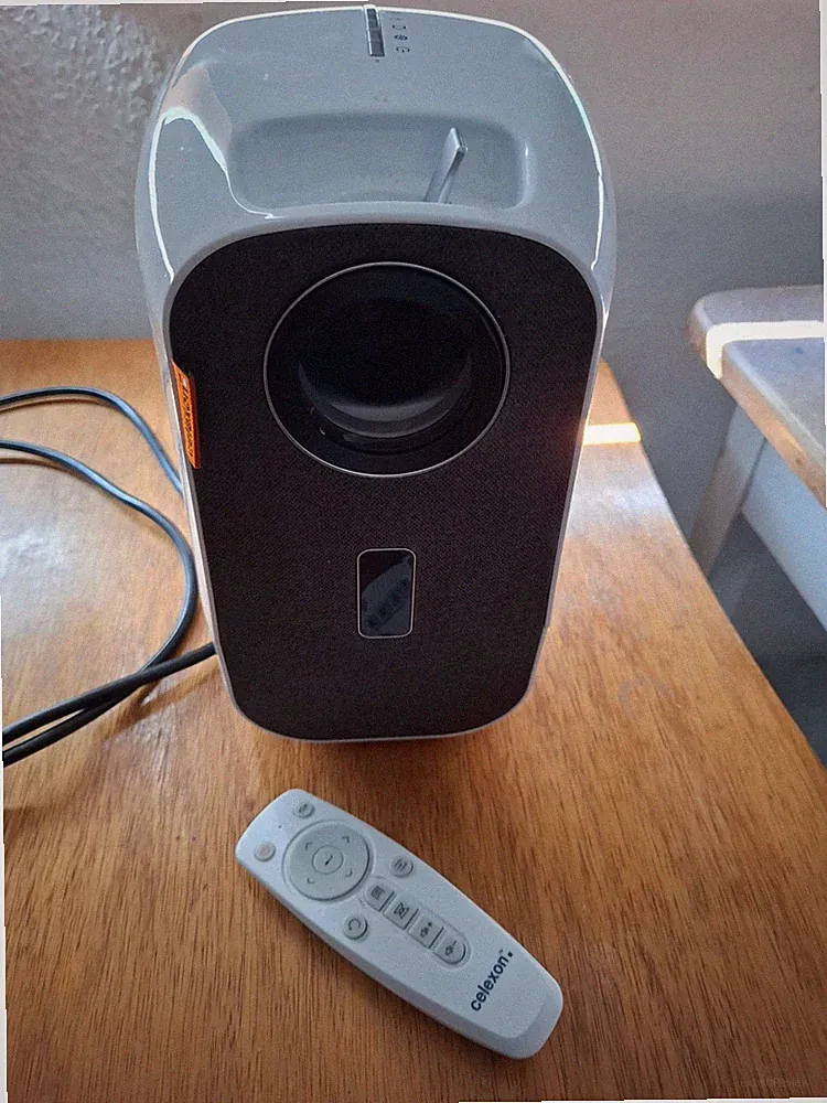 Celexon basic Full-HD LED Projector FHD5000
