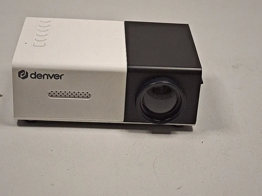 Denver PR-800B Projektor 18VV - Gebraucht Aktiv