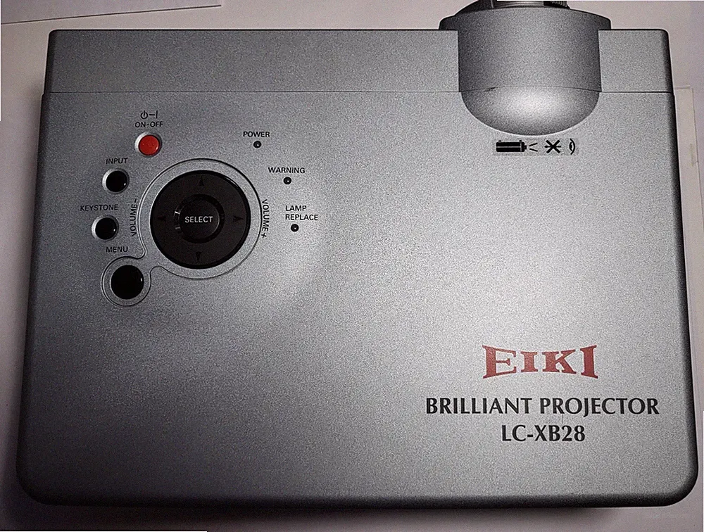 Eiki LC XB28 XGA LCD Beamer