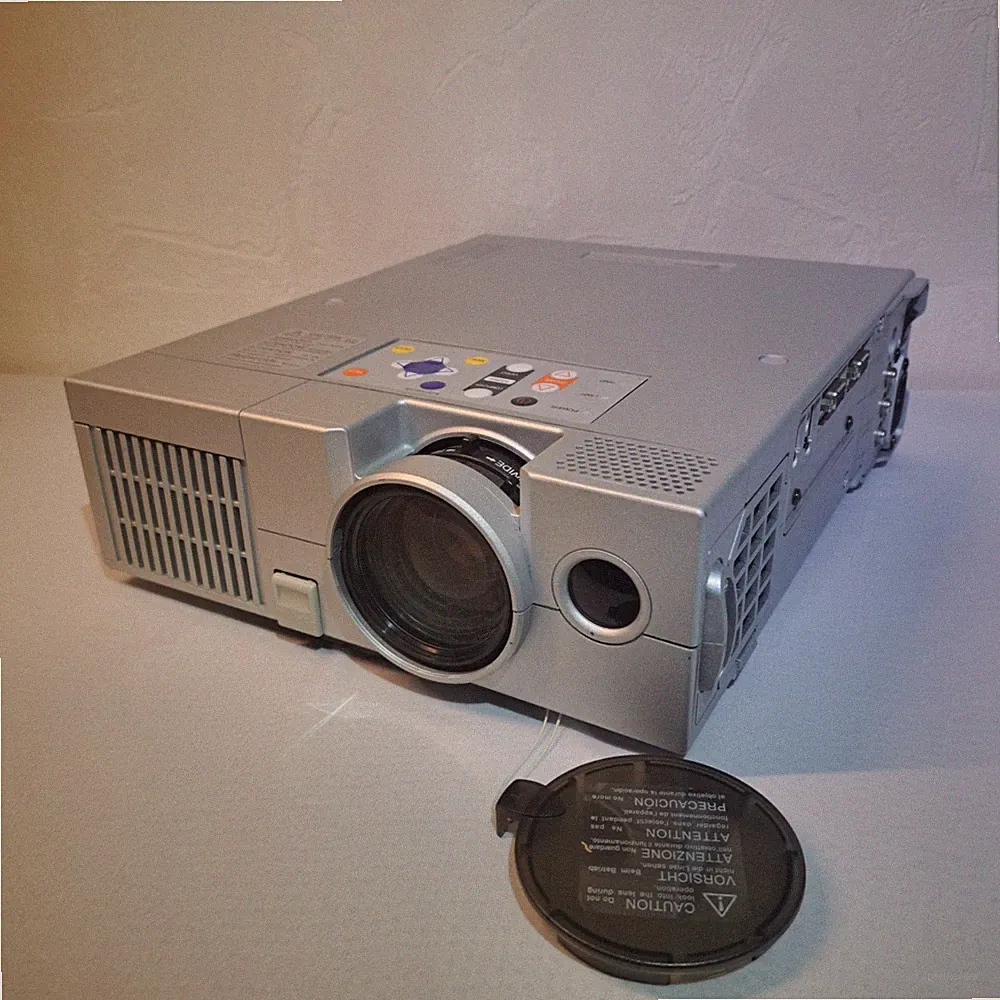 Eizo FlexScan IP420U Beamer Projektor LCD XGA VGA Retro Gaming Heimkino Vintage