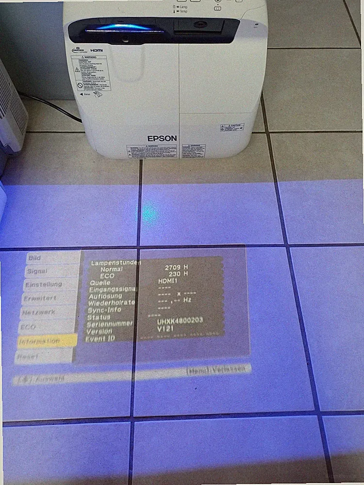 Epson 3LCD Beamer EB-585W 3300 Lumen WXGA 1280x800 Ultrakurzdistanz Projektor
