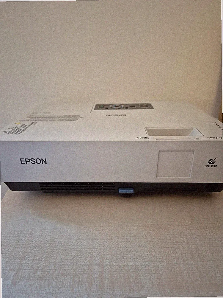 Epson Beamer EMP 1707 mit Tasche und Kabel