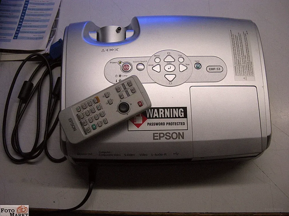 Epson Beamer EMP S3 LCD Projektor Heimkino - neuwertig, wenig benutzt
