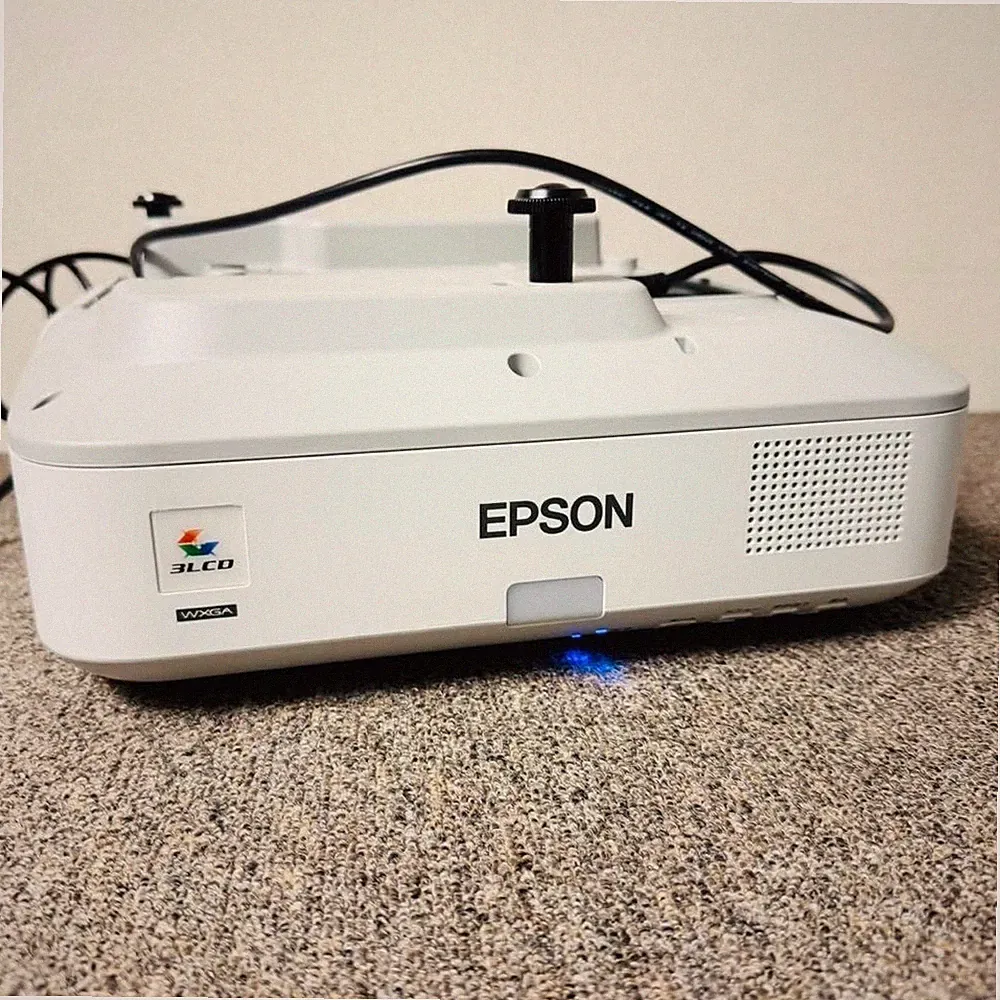 Epson C56 Short Focus Business Beamer Wandmontage Gebraucht